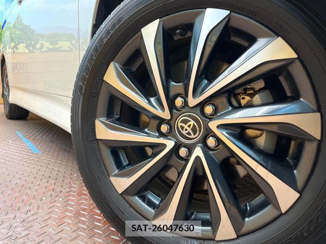 Toyota VOXY 2022-12 8690820-13
