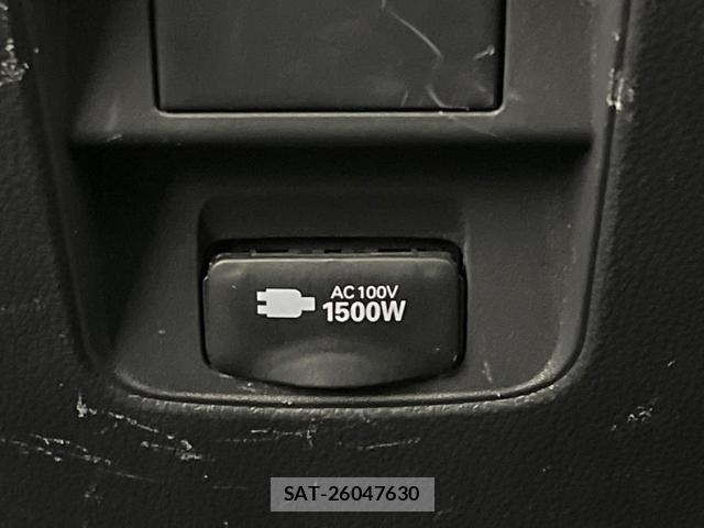 Toyota VOXY 2022-12 8690820-6