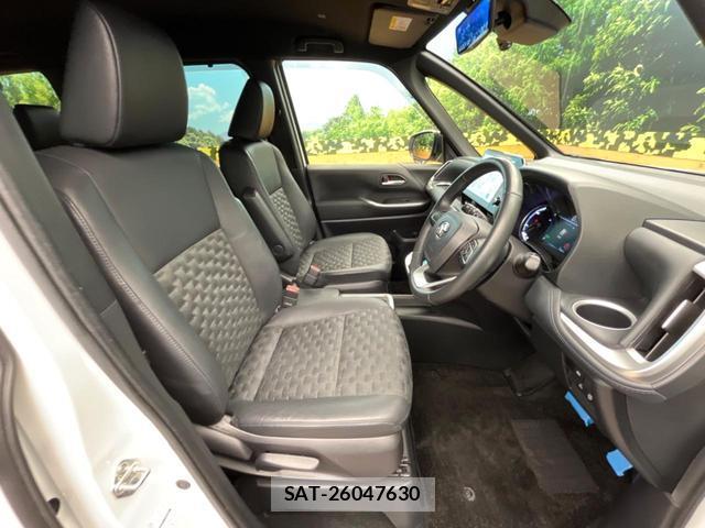 Toyota VOXY 2022-12 8690820-7