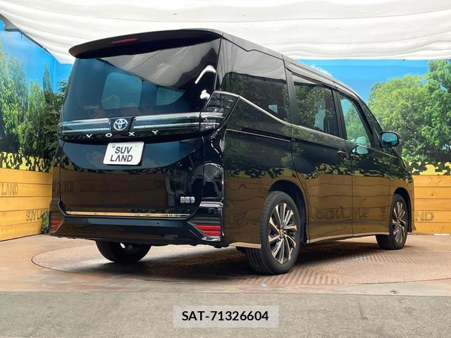 Toyota VOXY 2022-08 8690823-16