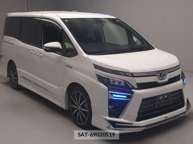 Toyota VOXY 2017-09 8690924-0