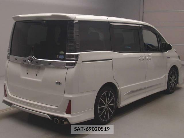 Toyota VOXY 2017-09 8690924-10