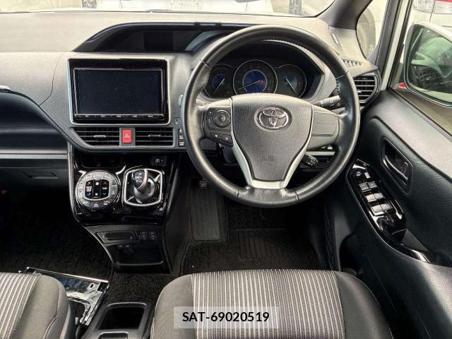 Toyota VOXY 2017-09 8690924-2