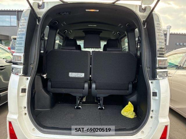 Toyota VOXY 2017-09 8690924-8