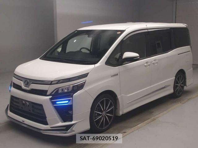 Toyota VOXY 2017-09 8690924-9
