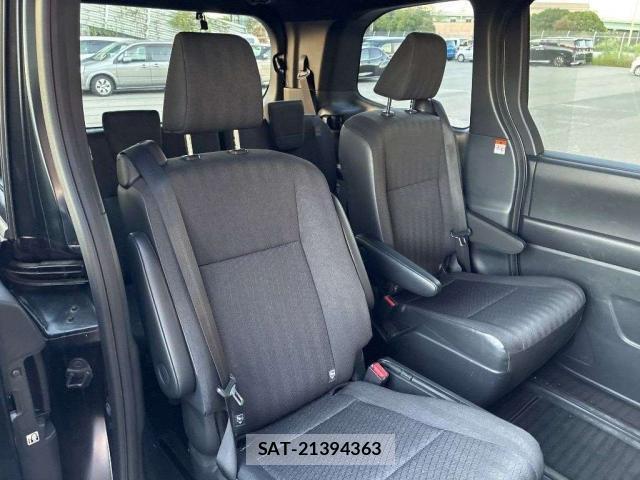 Toyota VOXY 2022-07 8690929-3