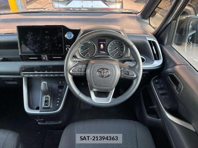 Toyota VOXY 2022-07 8690929-4