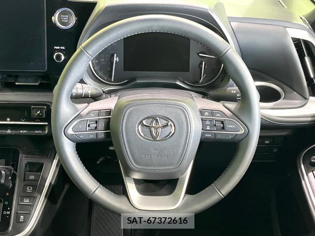 Toyota VOXY 2023-09 8691038-11