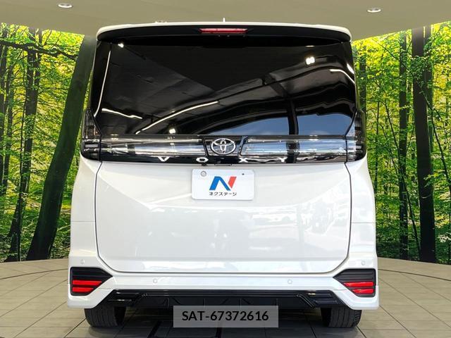 Toyota VOXY 2023-09 8691038-15
