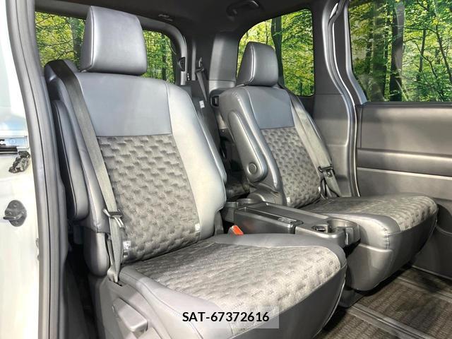 Toyota VOXY 2023-09 8691038-8