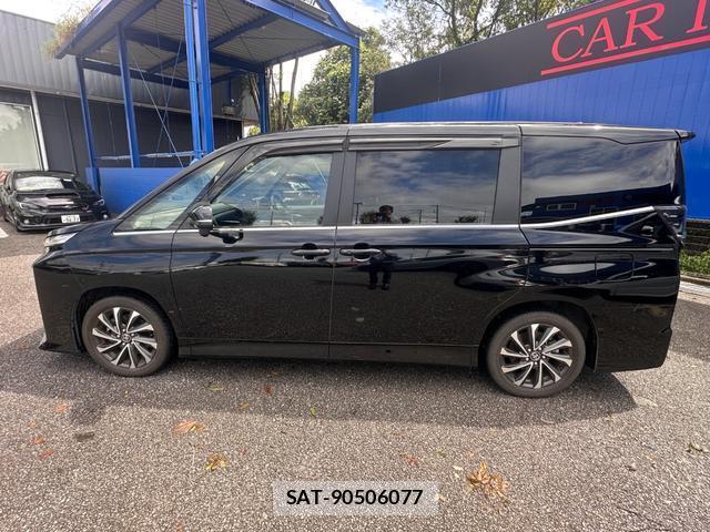 Toyota VOXY 2022-04 8691055-10