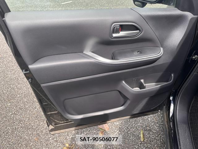Toyota VOXY 2022-04 8691055-11