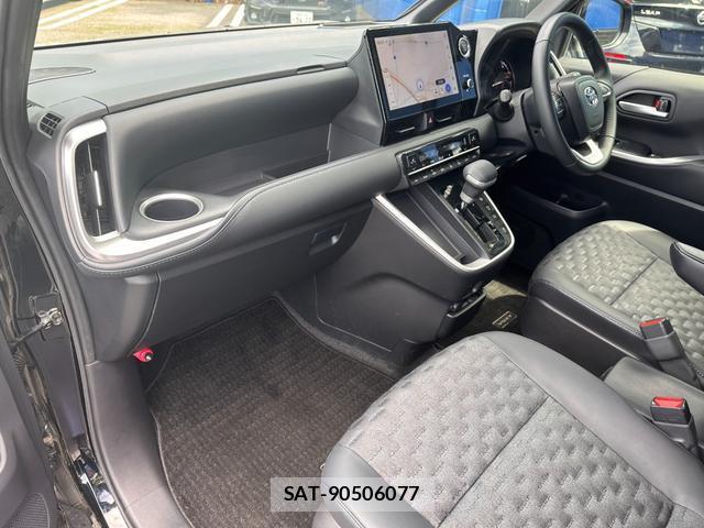 Toyota VOXY 2022-04 8691055-12