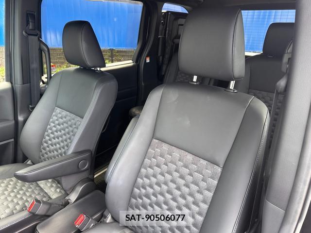 Toyota VOXY 2022-04 8691055-13