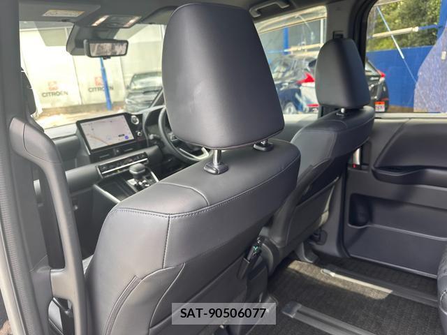 Toyota VOXY 2022-04 8691055-14