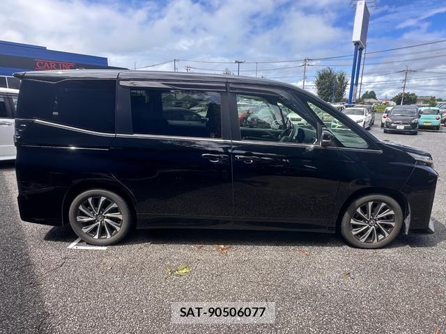 Toyota VOXY 2022-04 8691055-9