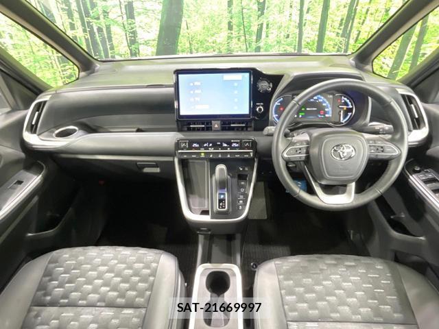 Toyota VOXY 2023-11 8691069-1