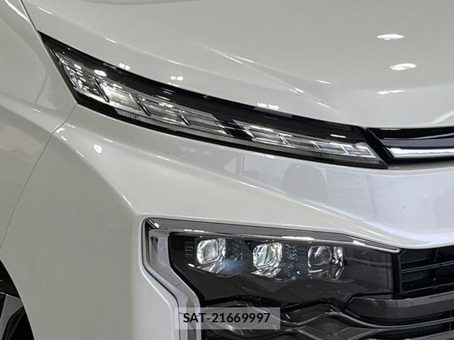 Toyota VOXY 2023-11 8691069-12