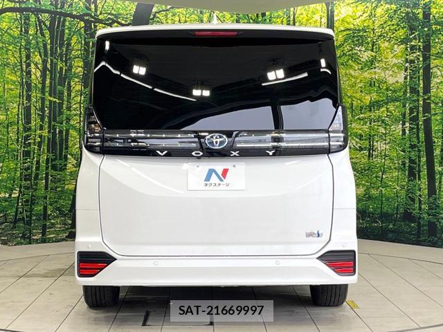Toyota VOXY 2023-11 8691069-15