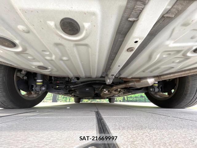 Toyota VOXY 2023-11 8691069-19