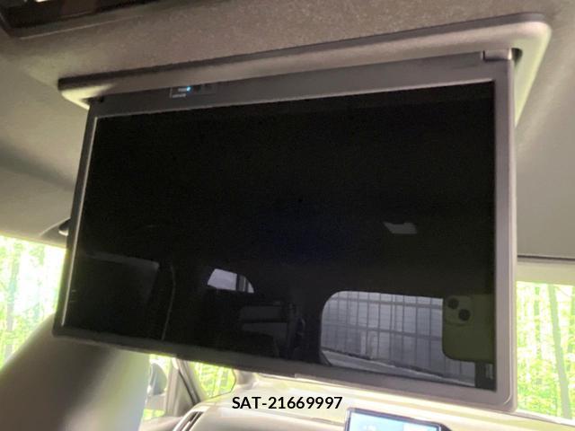 Toyota VOXY 2023-11 8691069-2
