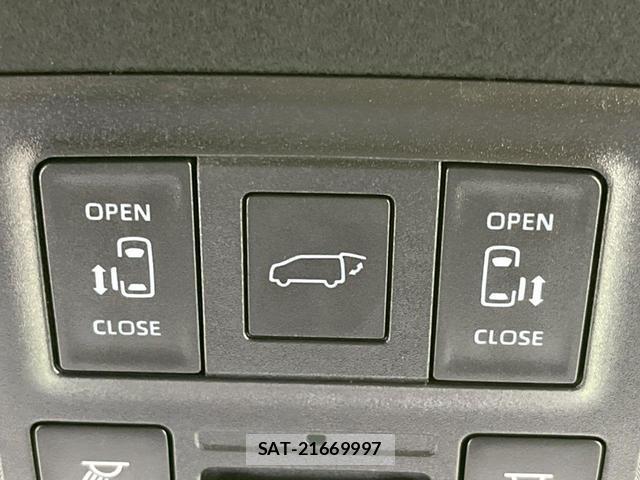 Toyota VOXY 2023-11 8691069-3