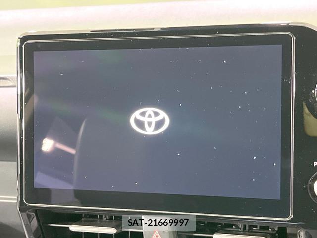 Toyota VOXY 2023-11 8691069-4