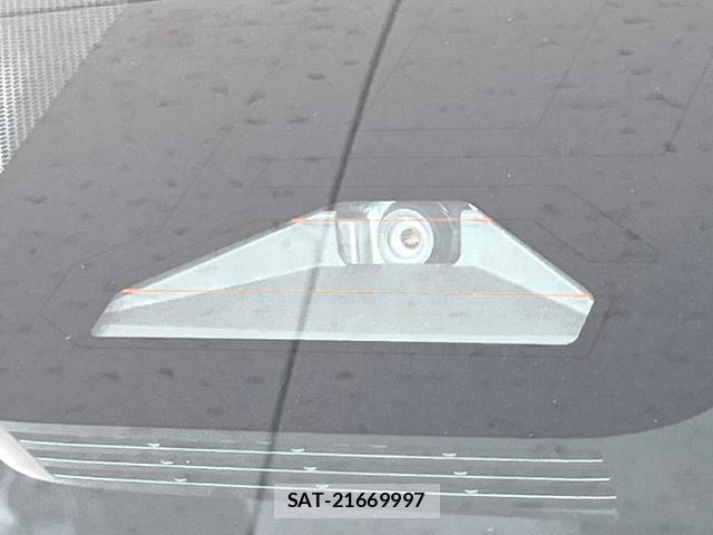 Toyota VOXY 2023-11 8691069-6