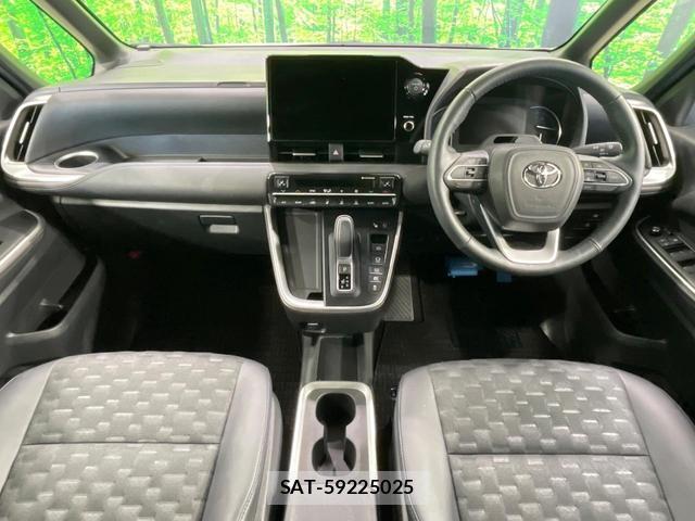 Toyota VOXY 2025-04 8691138-1