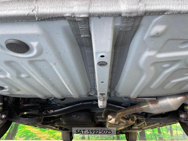 Toyota VOXY 2025-04 8691138-18