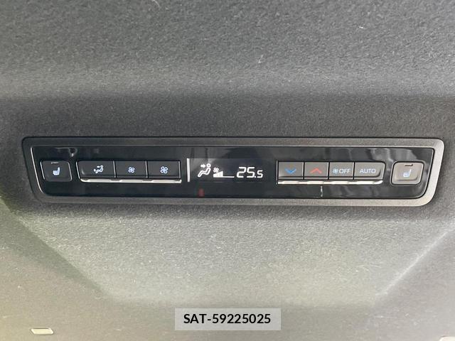 Toyota VOXY 2025-04 8691138-6