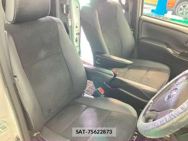 Toyota VOXY 2020-12 8691240-11