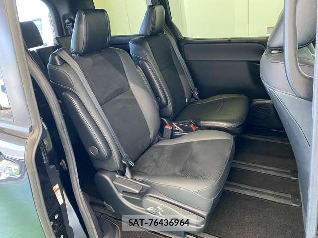 Toyota VOXY 2021-03 8691282-6