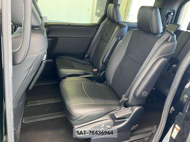 Toyota VOXY 2021-03 8691282-8