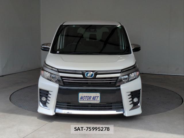 Toyota VOXY 2017-06 8691569-12