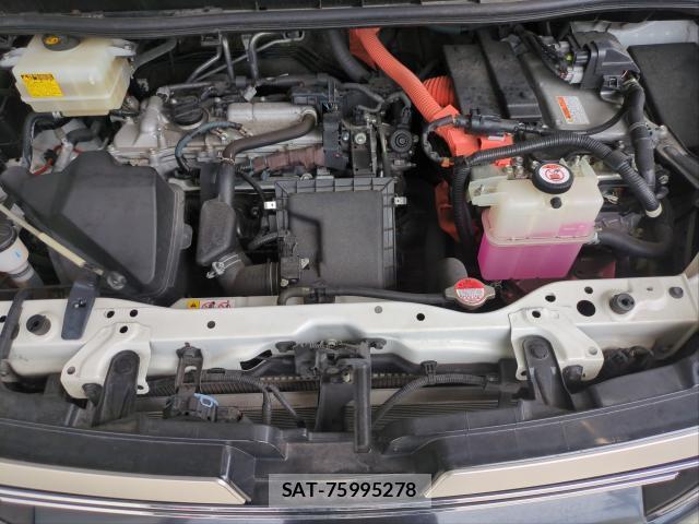 Toyota VOXY 2017-06 8691569-7