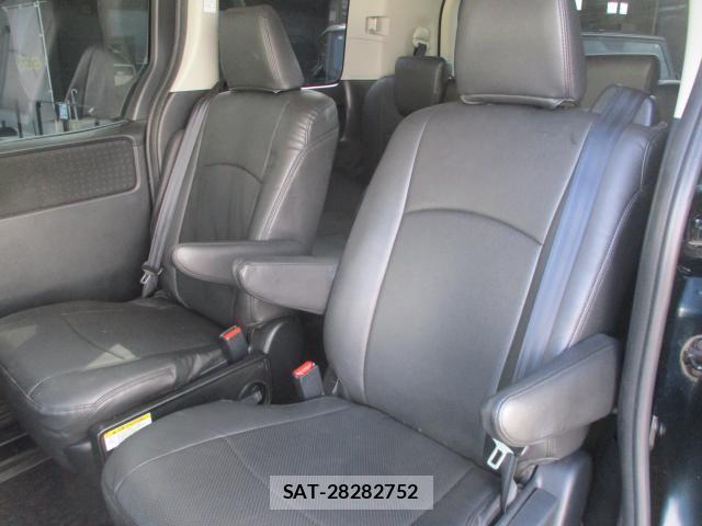 Toyota VOXY 2014-07 8691607-12