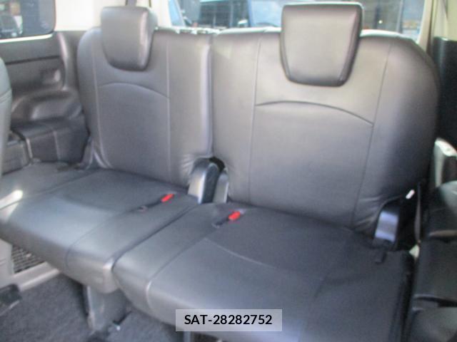 Toyota VOXY 2014-07 8691607-13