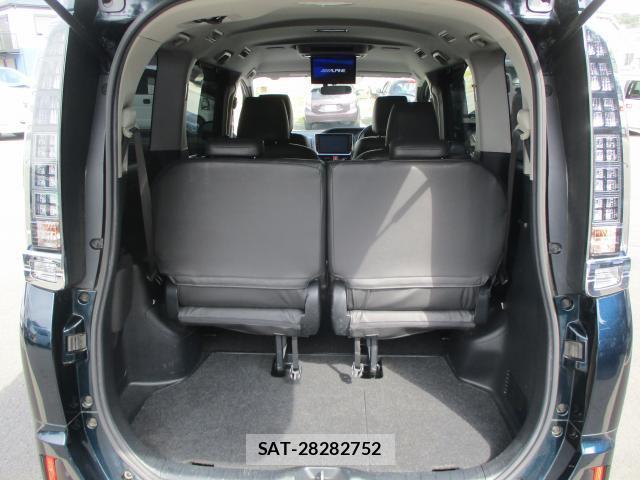 Toyota VOXY 2014-07 8691607-14