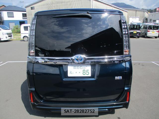 Toyota VOXY 2014-07 8691607-6