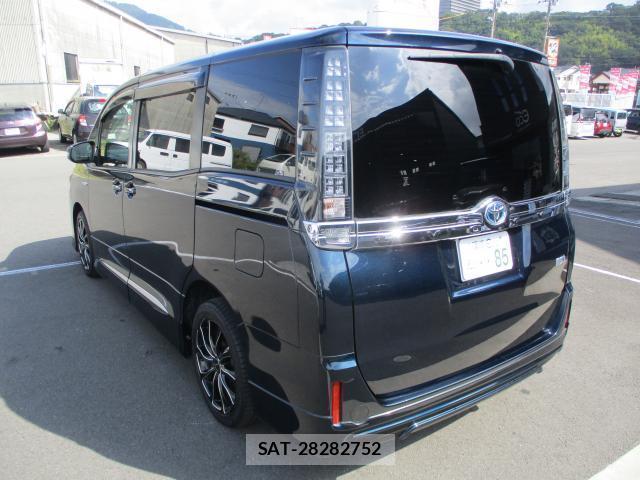 Toyota VOXY 2014-07 8691607-7