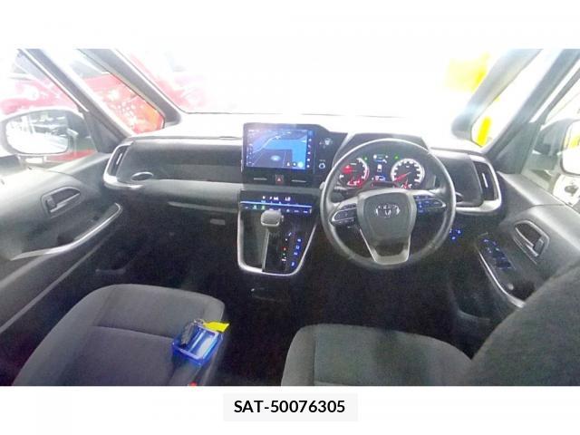 Toyota VOXY 2024 8691843-2