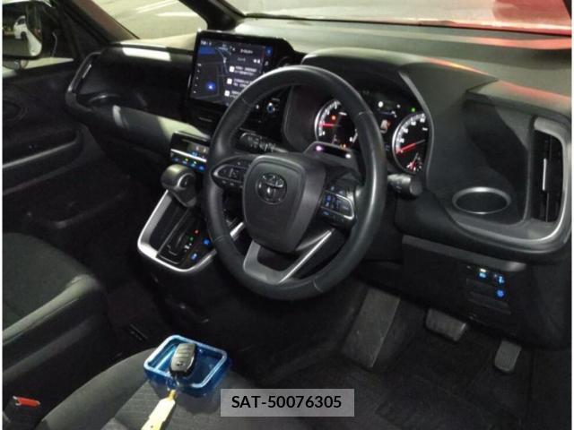 Toyota VOXY 2024 8691843-4