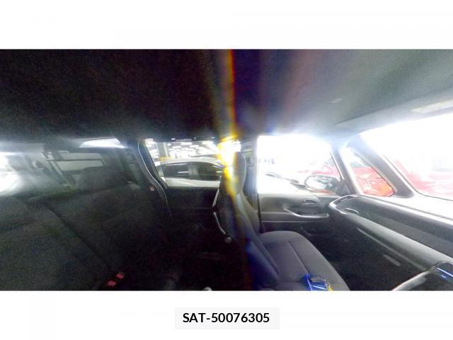 Toyota VOXY 2024 8691843-6