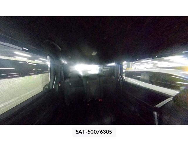 Toyota VOXY 2024 8691843-7