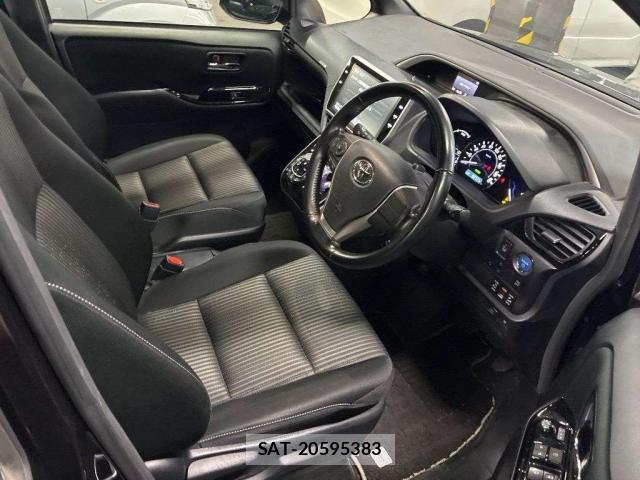 Toyota VOXY 2018-08 8691851-3