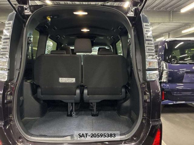 Toyota VOXY 2018-08 8691851-4