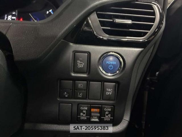 Toyota VOXY 2018-08 8691851-5