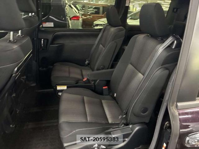 Toyota VOXY 2018-08 8691851-7