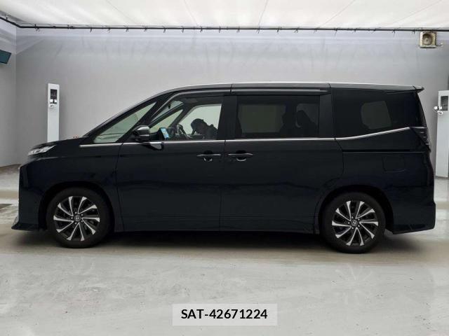 Toyota VOXY 2023-08 8691853-12